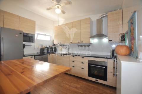 O seu refúgio sustentável às portas de lisboa – herdade de 3,5ha - 5 casas