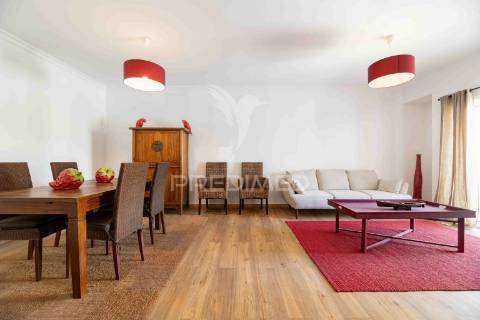 Apartamento duplex t2 em vilamoura, condomínio com piscina.