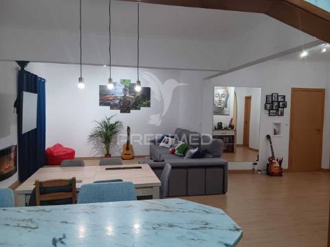 Excelente apartamento t3 em  feijó, almada
