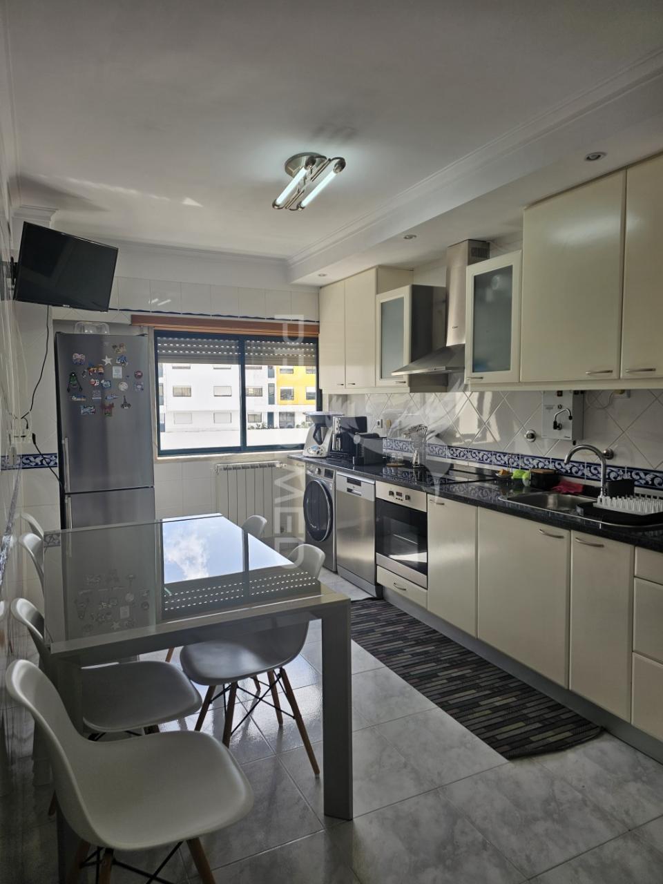 Apartamento t2+1 povoa de santa iria zona nobre