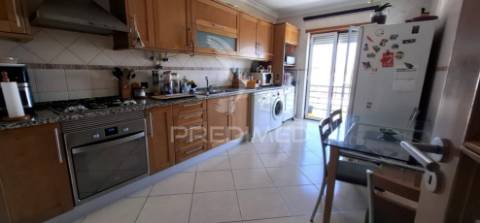 Apartamento t4, duplex em condomínio na vila de alpiarça.