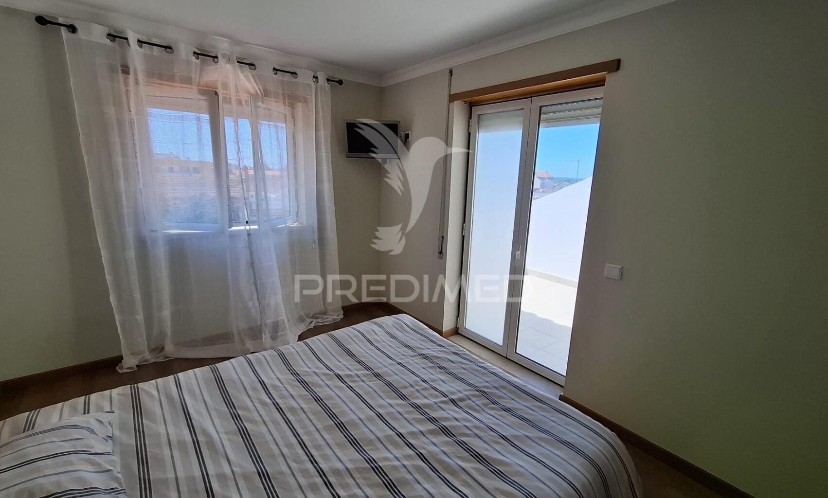 Apartamento t4, duplex em condomínio na vila de alpiarça.