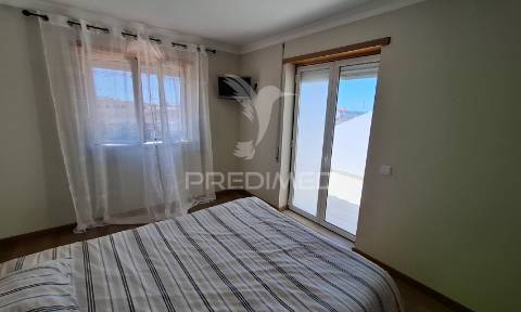Apartamento t4, duplex em condomínio na vila de alpiarça.