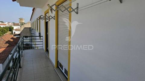 Apartamento t4, duplex em condomínio na vila de alpiarça.