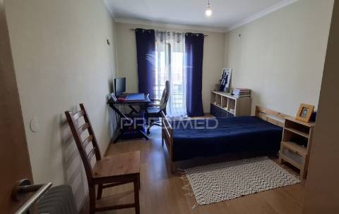 Apartamento t4, duplex em condomínio na vila de alpiarça.