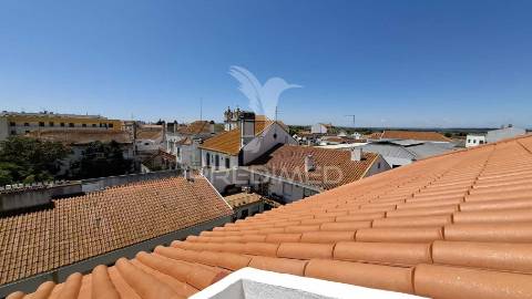 Apartamento t4, duplex em condomínio na vila de alpiarça.