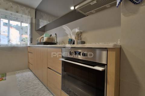 Requintado apartamento t2 totalmente remodelado