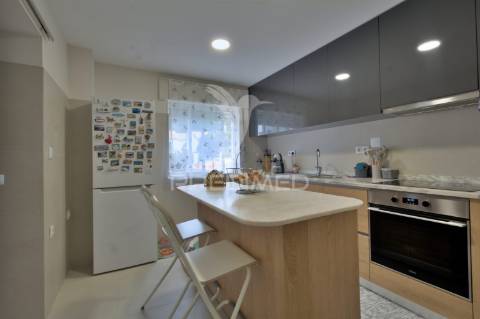 Requintado apartamento t2 totalmente remodelado