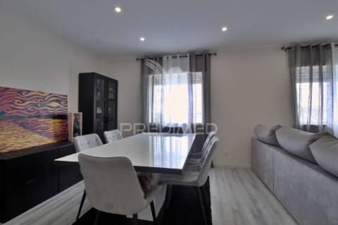 Requintado apartamento t2 totalmente remodelado