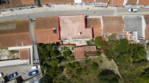 Edificio com 2 apartamentos no centro de odemira