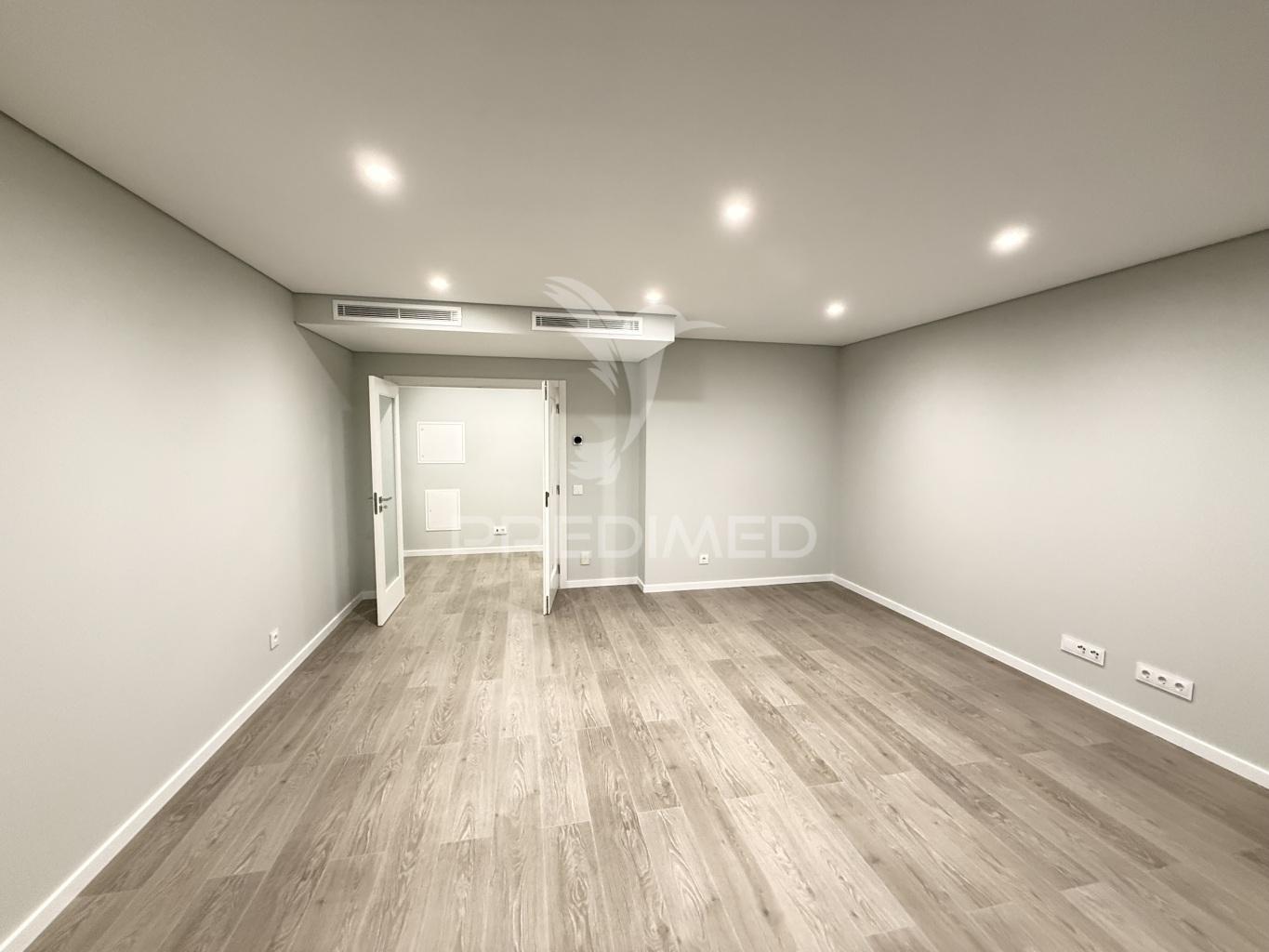 Apartamento t2 novo com garagem