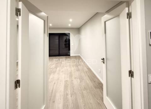 Apartamento t2 novo com garagem