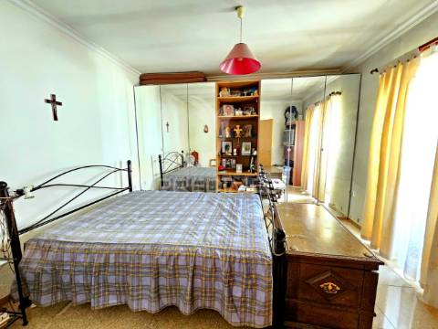 Moradia t3 com quintal em castro verde