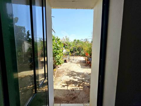 Moradia t3 com quintal em castro verde