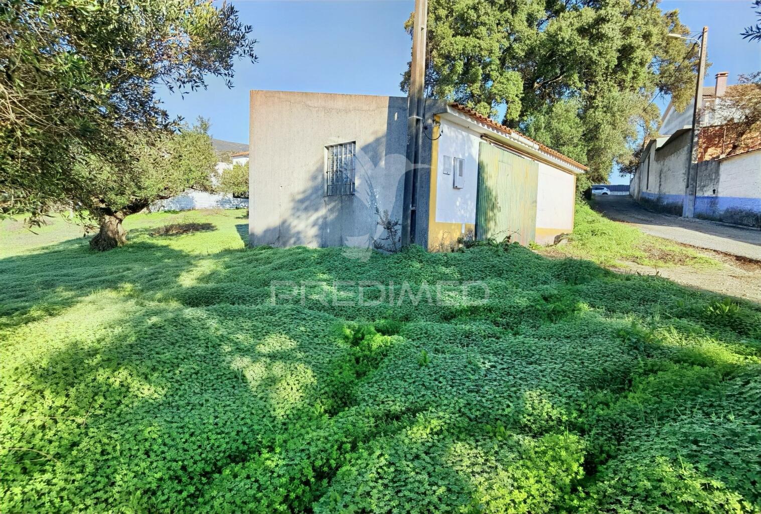 Terreno urbano localizado no pedrógão - torres novas