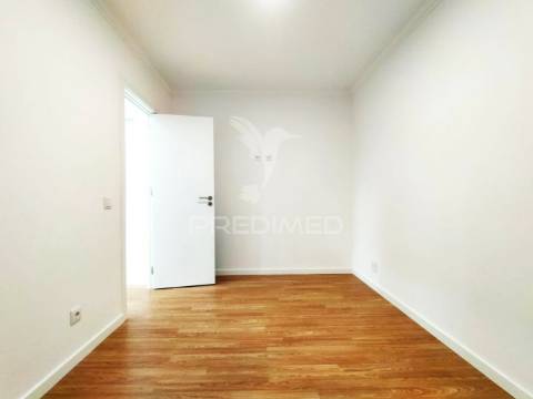 Apartamento t2 | remodelado | tapada mercês | sintra