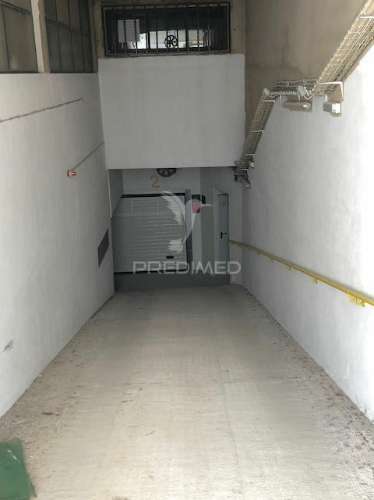 Cave com área total de 792 m2