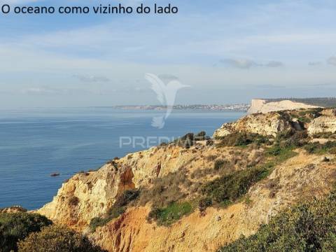 Entre o céu a terra e o mar 300m2 sua moradia de luxo, lagos
