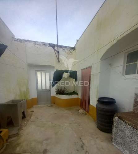 Rès de chão t2 com quintal