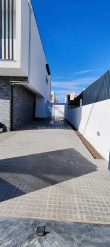 Moradia geminada t3 - fernão ferro