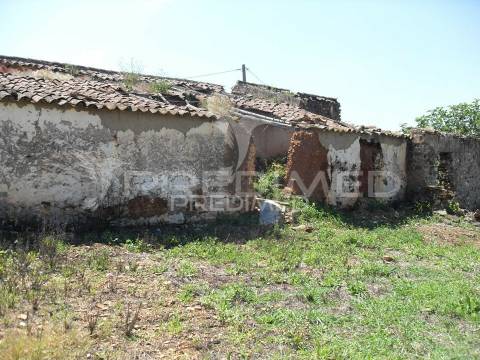 S. bartolomeu messines. terreno misto com habitação em ruínas