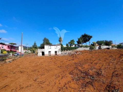 Terreno plano c/ ruína