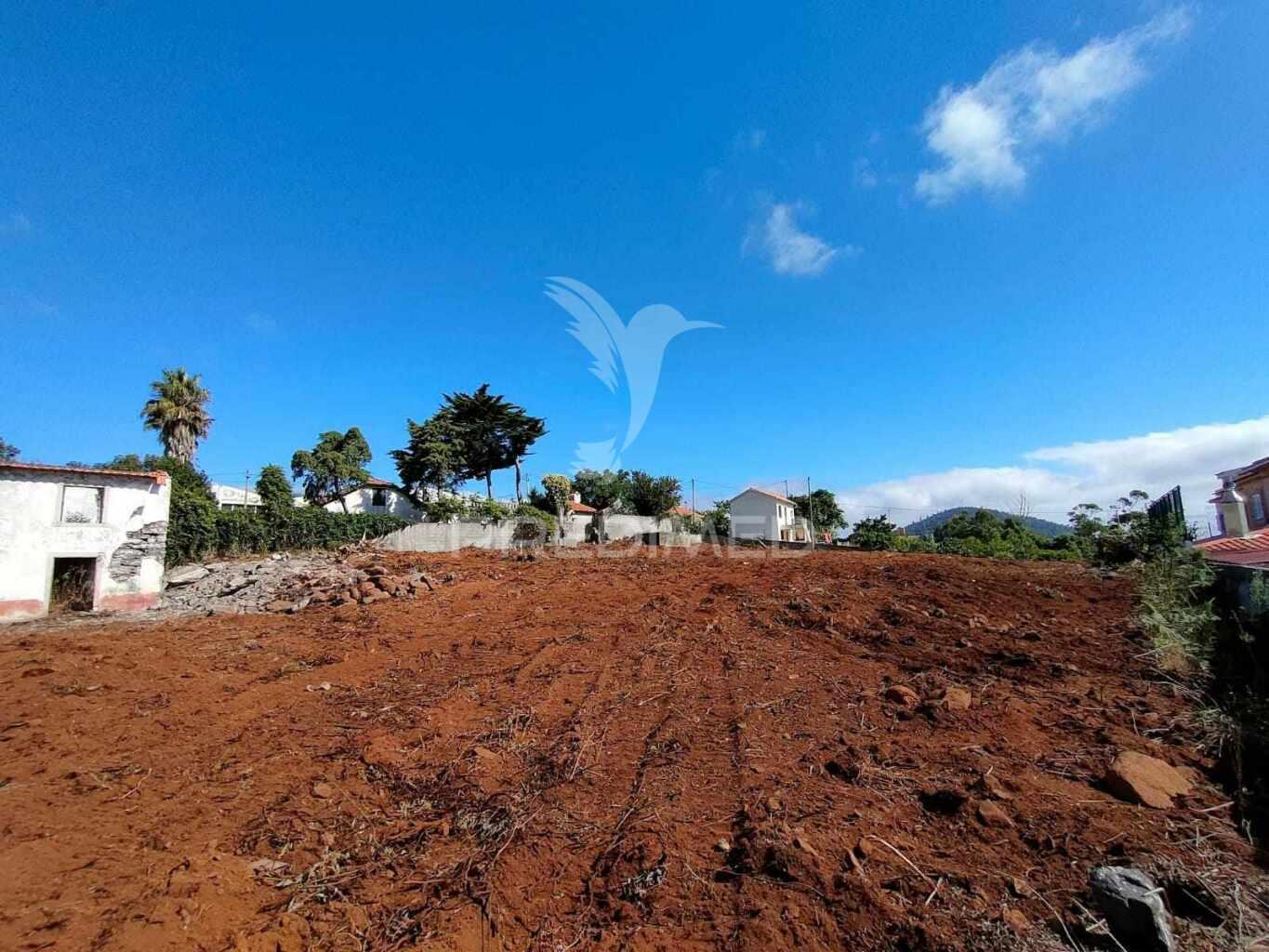 Terreno plano c/ ruína