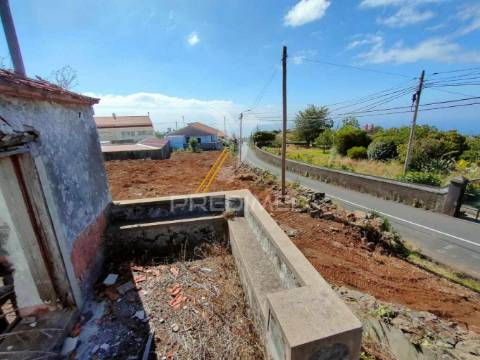Terreno plano c/ ruína