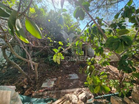 Terreno urbano c/ ruina, viabilidade construção 440m2, loulé