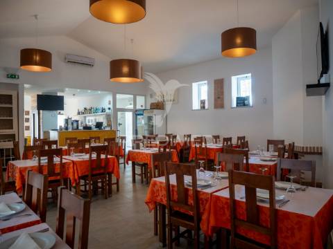 Restaurante com projeto para transformar em moradia t3 - beringel