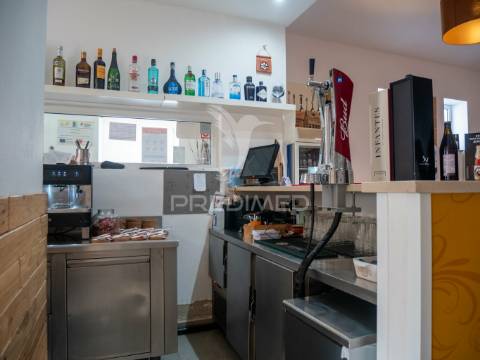 Restaurante com projeto para transformar em moradia t3 - beringel