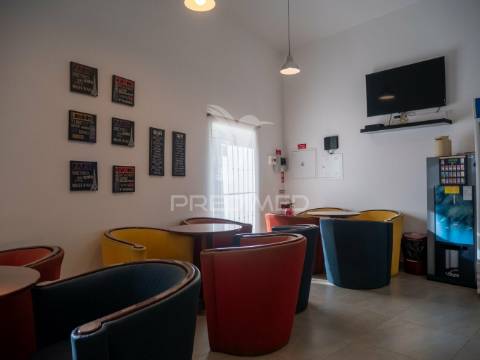 Restaurante com projeto para transformar em moradia t3 - beringel