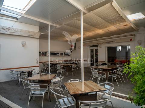 Restaurante com projeto para transformar em moradia t3 - beringel