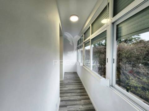 Apartamento t1 totalmente renovado, na estefânia - lisboa