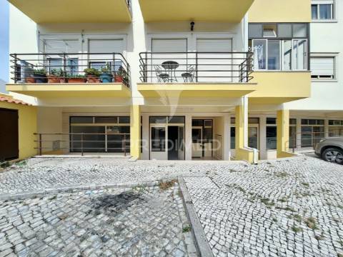Magnifico espaço comercial, localizado em minde - alcanena