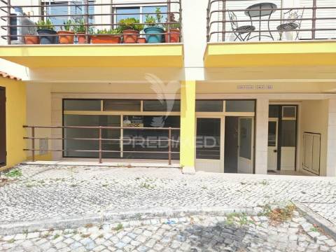 Magnifico espaço comercial, localizado em minde - alcanena