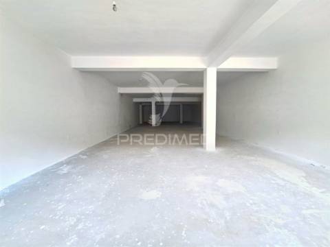 Magnifico espaço comercial, localizado em minde - alcanena