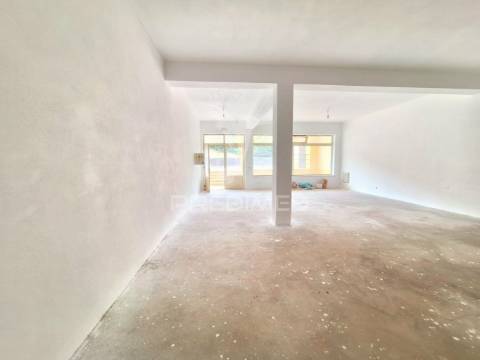 Magnifico espaço comercial, localizado em minde - alcanena