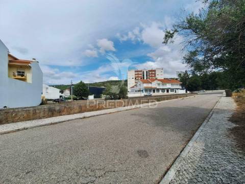 Magnifico espaço comercial, localizado em minde - alcanena