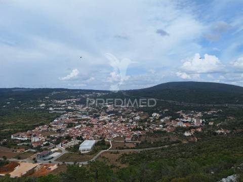 Magnifico espaço comercial, localizado em minde - alcanena