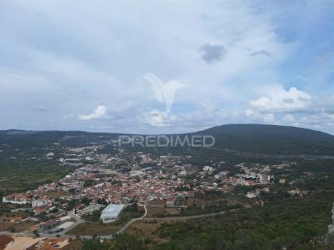 Magnifico espaço comercial, localizado em minde - alcanena