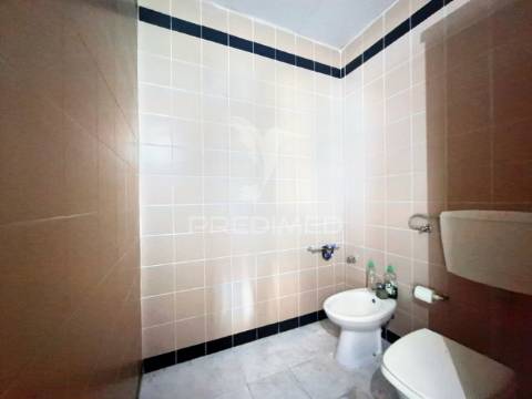 Magnifico espaço comercial, localizado em minde - alcanena