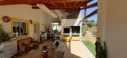 Quinta de 1,06 ha com moradia t4 em santa luzia – ourique
