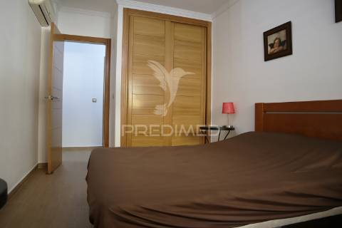 Moderno t2 em vila real de santo antónio, com garagem