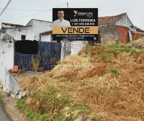 Moradia térrea t3 para restaurar na localidade da moçarria / santarém