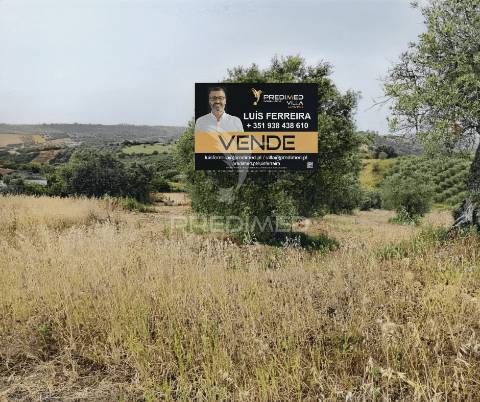 Moradia térrea t3 para restaurar na localidade da moçarria / santarém