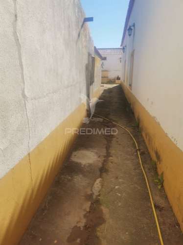 Monte com praça de touros/picadeiro