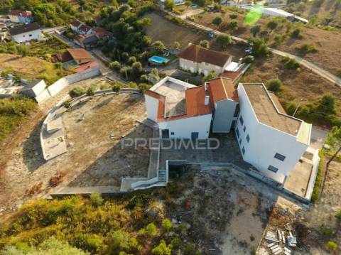 Terreno com moradia t6 no murtal- eiras-coimbra