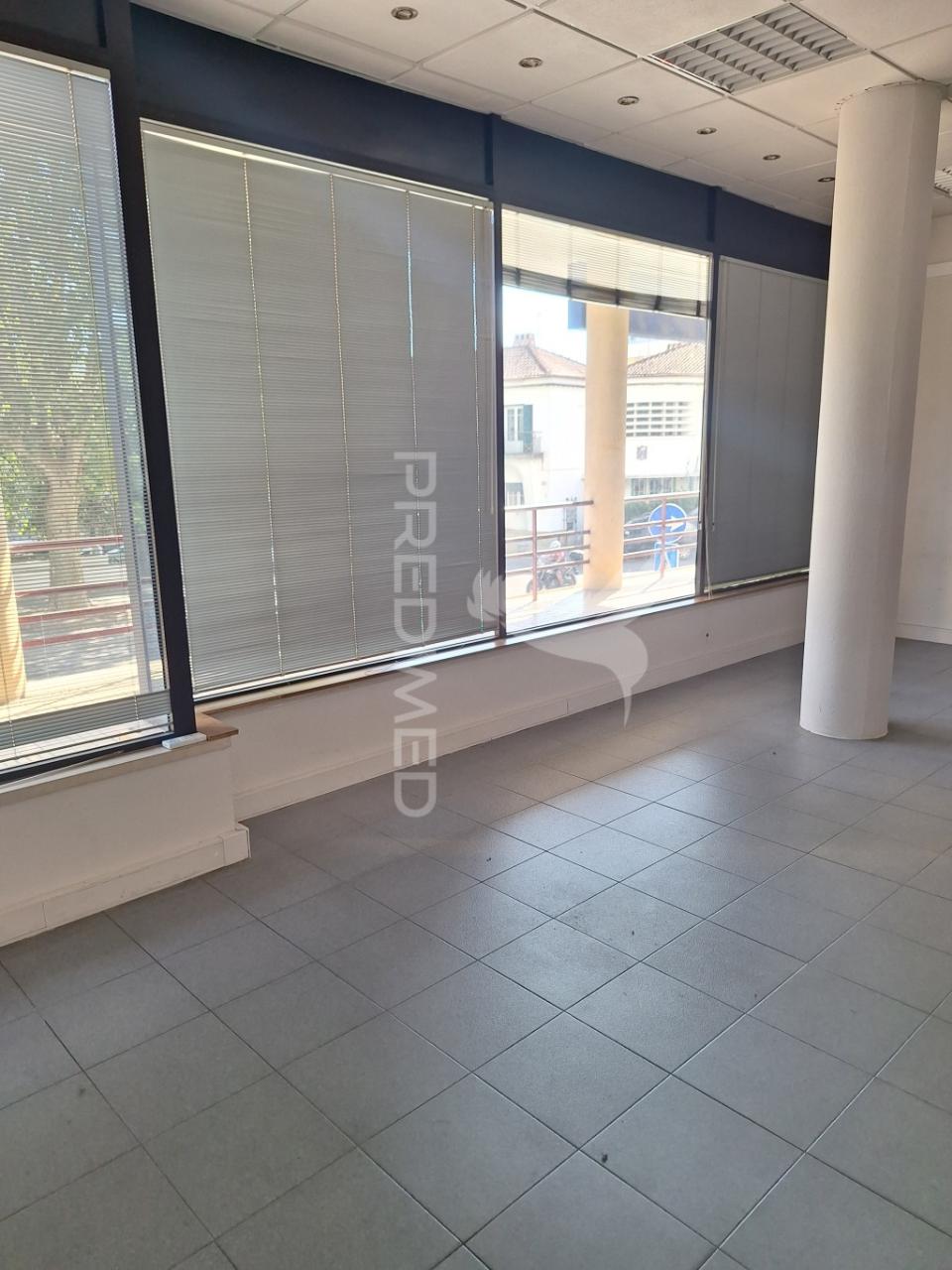 Loja no centro comercial fontedeira