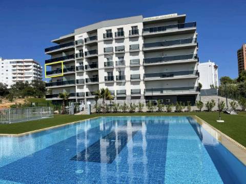 Novo t2 condomínio privado piscina e vista mar